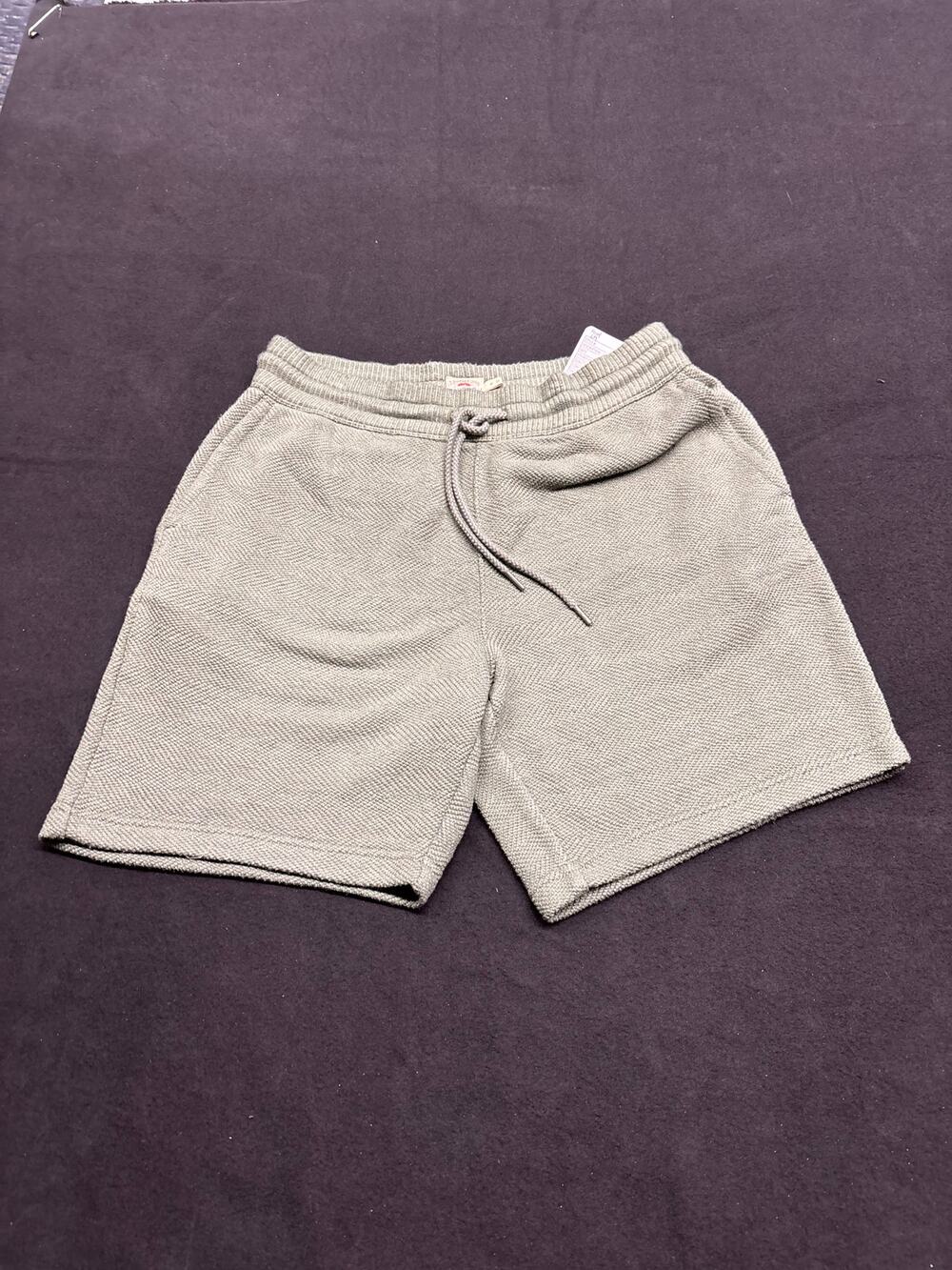 Faherty Whitewater Short Olive Sample Deadstock M